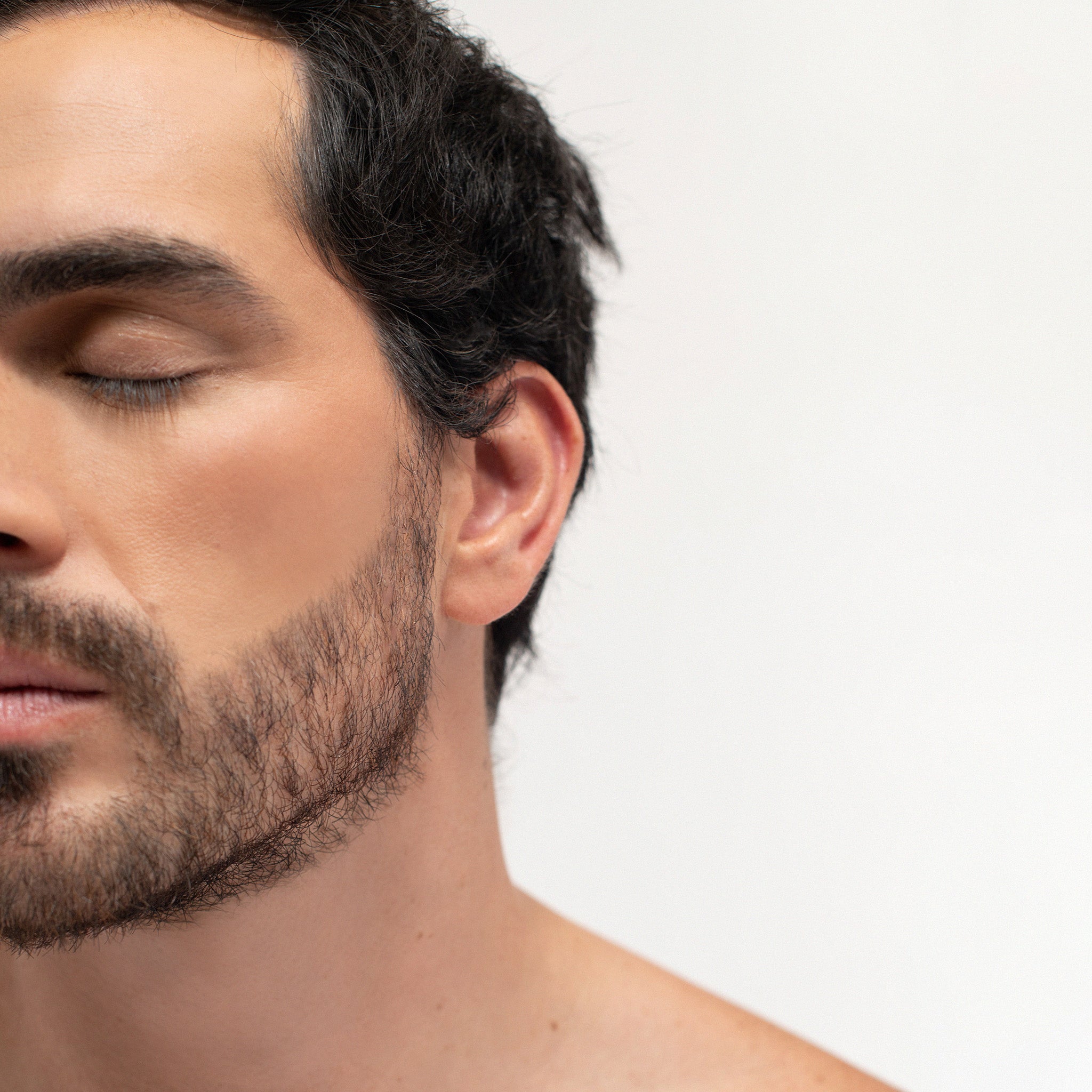 Delineado de Barba masculina - Clínica Belenus